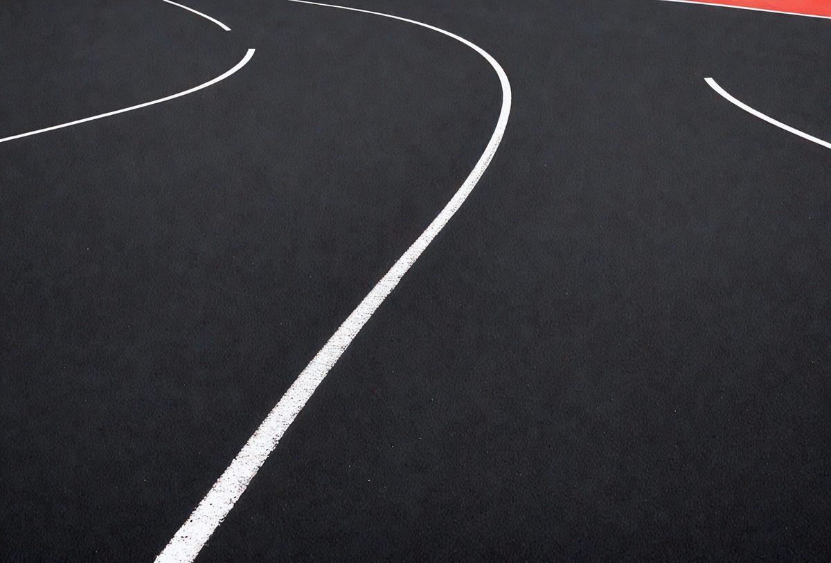 0779286b-8201-46c5-81d4-448e128ec668-freepik__asphalt-surface-racetrack-on-a-black-background__75108_250524093915_00001.png