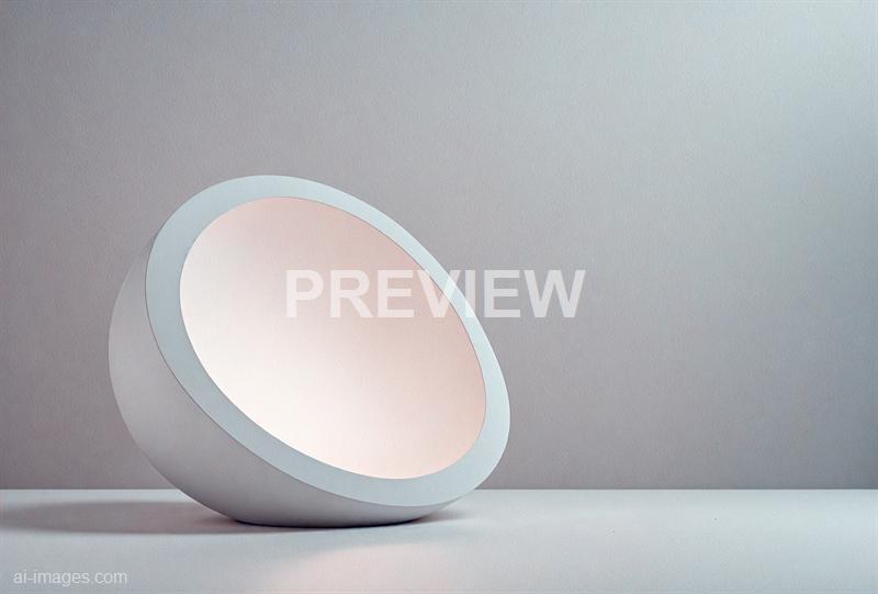 freepik__minimal-soft-studio-light-photography-white-and-gr__61235_250519175146_white_00001