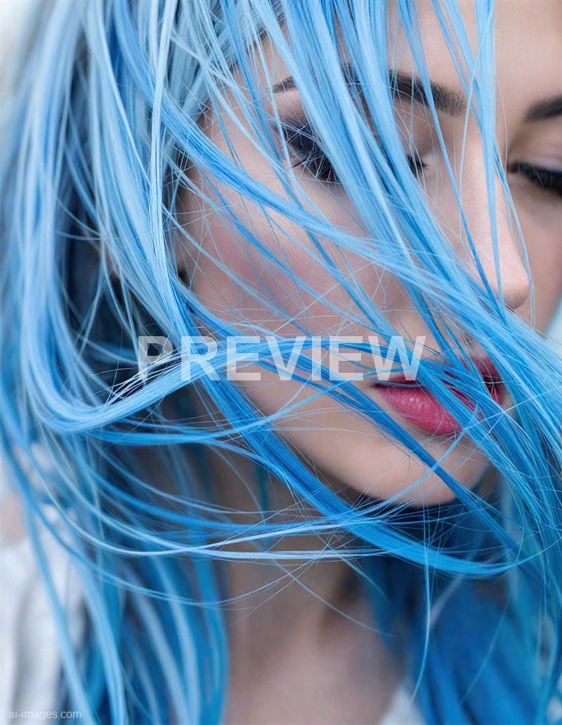 freepik__alice-blue-marble-color-hair-blowing-closeup__12584_00000