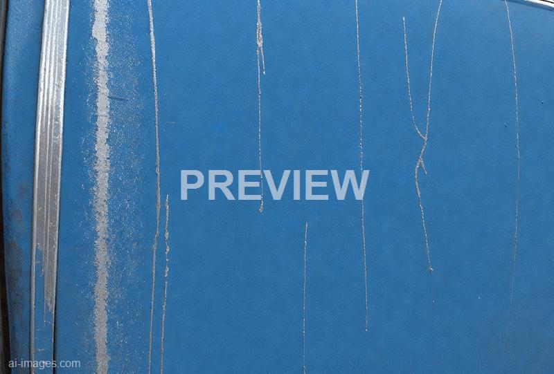 freepik__long-scratch-on-blue-car-paint__57367_250525094927_00001